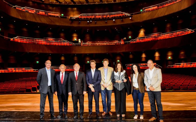 El gobernador de Santa Fe visitó el Teatro del Bicentenario