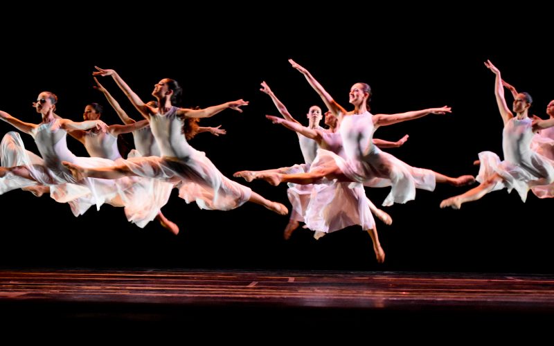 La obra “Momento, de solo estar” será parte de una gala solidaria internacional