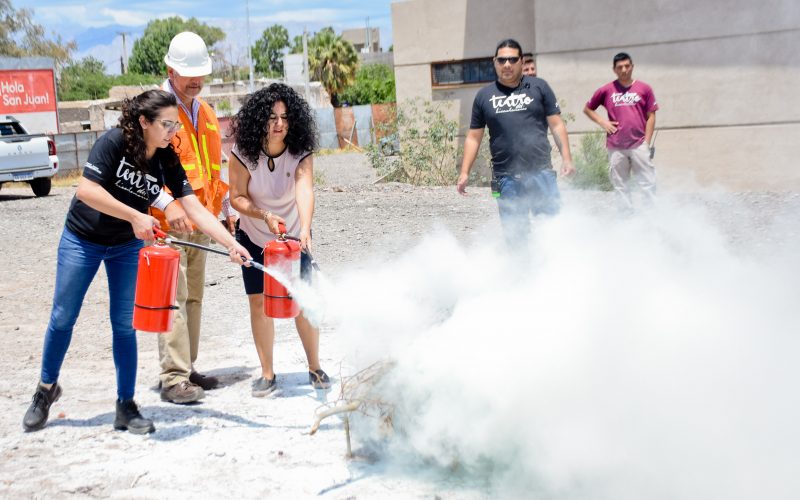El personal del Teatro del Bicentenario se capacitó en el uso de extintores