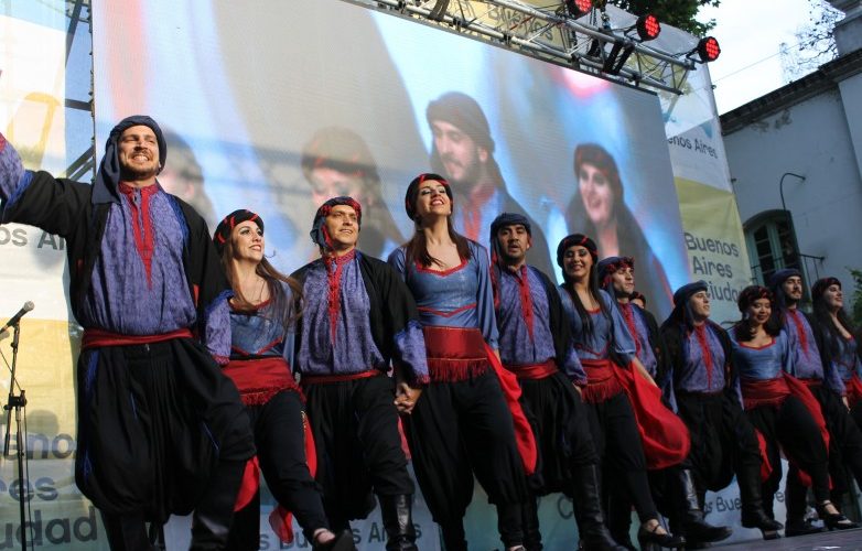 El Ballet Folklórico Libanés Firqat Al Arz presenta Ana Lebnani en el TB
