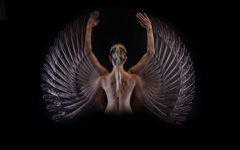 “Momento, de solo estar” en la Sala Principal del Teatro del Bicentenario