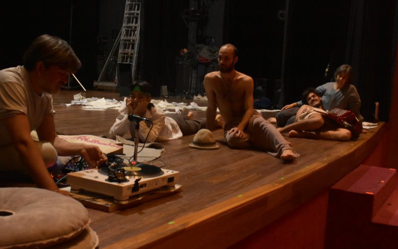 “HUELLAS DE LO PERDIDO”, DANZA TEATRO EN SALA AUDITÓRIUM DEL TB