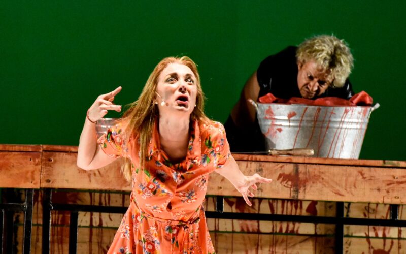 A sala llena estrenó en el Teatro del Bicentenario “Y que todo arda”