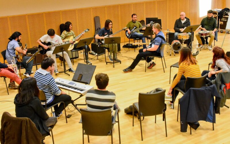 Jóvenes se formarán gratis en el Teatro del Bicentenario y serán protagonistas del ‘Festival Indiana 2022’