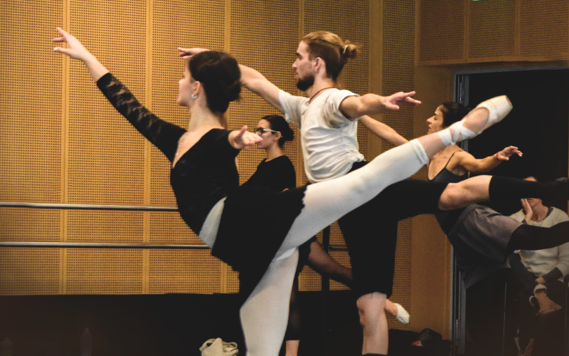 El Teatro del Bicentenario convoca a bailarines para su programa de danza