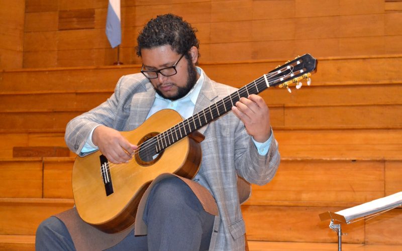 ANDRÉ ESPINDOLA TRAE LO MEJOR DE LA MÚSICA BRASILEÑA AL TB