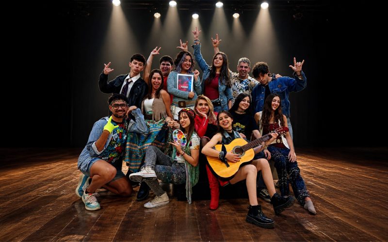 «LIBRE PIEDRA»: UN MUSICAL DONDE EL ROCK, LA AMISTAD Y LOS SUEÑOS SE ENCUENTRAN EN EL TB