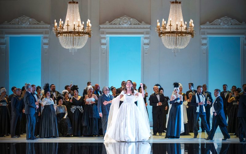 LA TRAVIATA: La ópera que marcó el inicio de la historia lírica del Teatro del Bicentenario vuelve a su escenario con producción del Teatro Colón